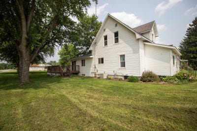 /international/us/207-lafollette-street-blue-river-wi-110100897493/
