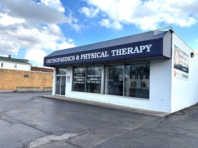 /international/us/2419-e-high-street-springfield-oh-110106012489/