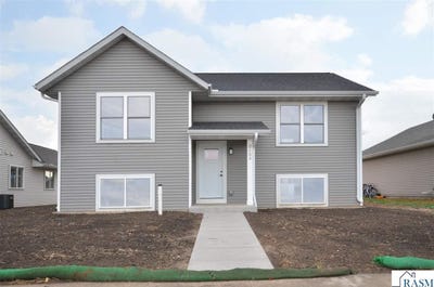 /international/us/2105-lunden-street-st-peter-mn-110108359318/