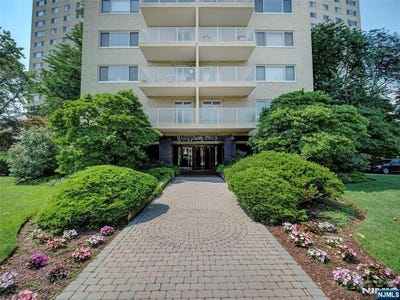 /international/us/377-s-harrison-street-east-orange-nj-110100216656/