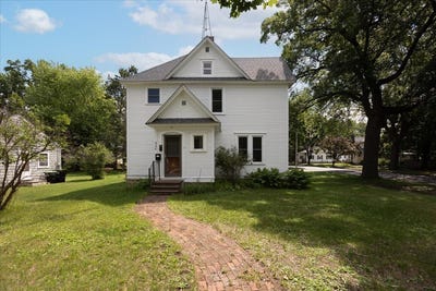 /international/us/520-12th-street-se-menomonie-wi-110109053028/