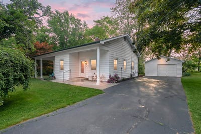 /international/us/205-sassafras-street-coloma-mi-110108660238/
