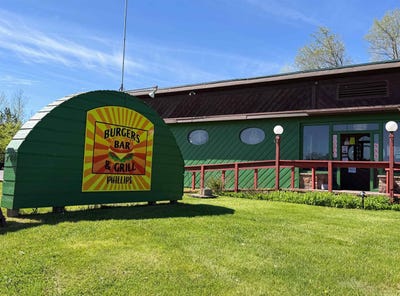 /international/us/784-n-lake-avenue-phillips-wi-110108219251/