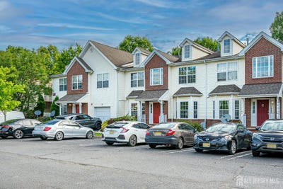 /international/us/56-forest-drive-piscataway-nj-110108715218/