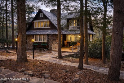 /international/us/204-lake-road-pocono-manor-pa-110106101100/
