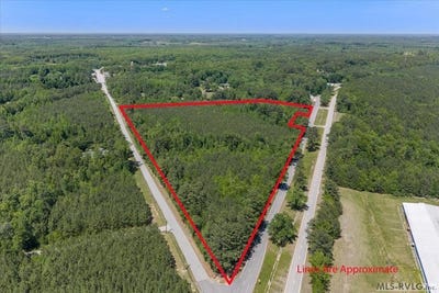 /international/us/main-st-and-hwy-1-alberta-va-110107890464/