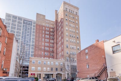 /international/us/124-court-street-new-haven-ct-110107893871/