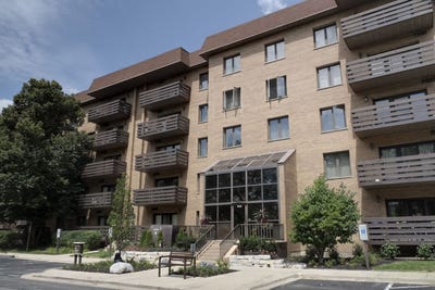 /international/us/1910-chestnut-avenue-glenview-il-110108023880/