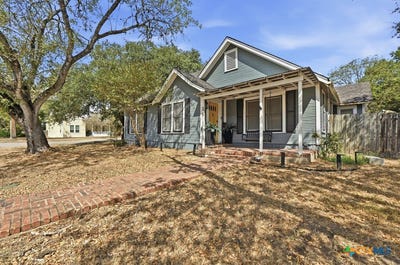 /international/us/505-e-houston-street-luling-tx-110120094755/