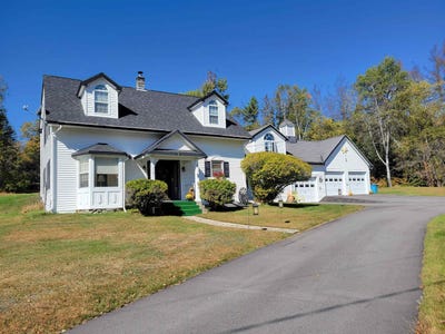 /international/us/119-hill-road-dummer-nh-110103672216/