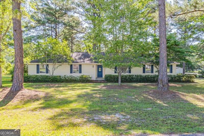 /international/us/1010-cherrywood-road-waycross-ga-110108609215/