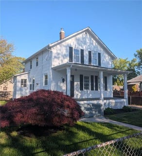 /international/us/8-lenox-avenue-west-warwick-ri-110106696690/