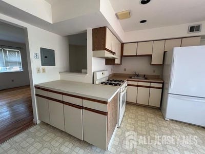 /international/us/37-judson-street-edison-nj-110101092629/