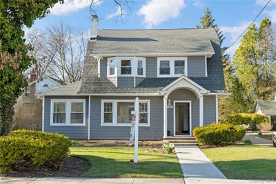 /international/us/120-lena-avenue-freeport-ny-110106705459/