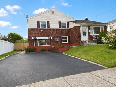 /international/us/36-forest-drive-plainview-ny-110108635637/