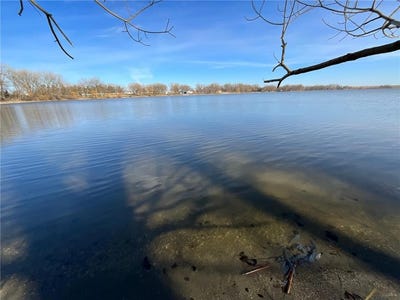 /international/us/14-cottonwood-lake-boulevard-windom-mn-110095151925/