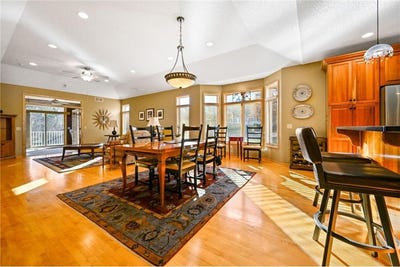 /international/us/14802-margaret-place-minnetonka-mn-110107465317/