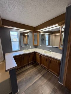 /international/us/129-10th-st-w-coal-valley-il-110107686455/