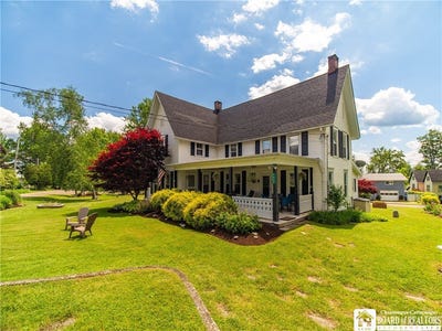 /international/us/5449-emerald-avenue-dewittville-ny-110108945415/