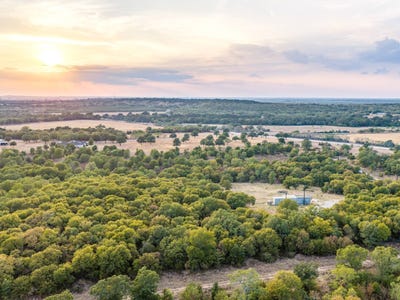 /international/us/rocky-mound-road-graham-tx-110110354647/