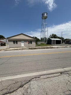 /international/us/108-s-washington-avenue-walnut-grove-mo-110094024402/