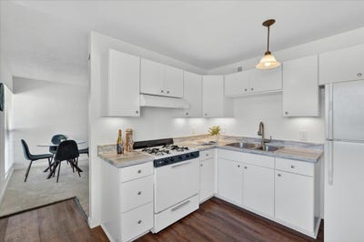 /international/us/500-glenwood-cir-224-monterey-ca-110108706398/