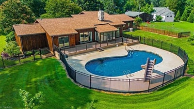 /international/us/1507-scalesville-road-summerfield-nc-110101127706/