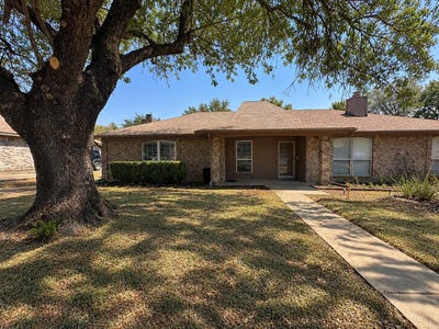 /international/us/806-blessing-creek-drive-euless-tx-110110371136/