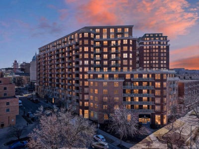 /international/us/333-w-mifflin-street-madison-wi-110106933456/