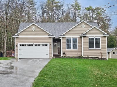 /international/us/55-windsor-road-epsom-nh-110107819476/