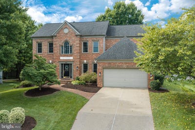 /international/us/8622-larkview-lane-fairfax-station-va-110119964913/