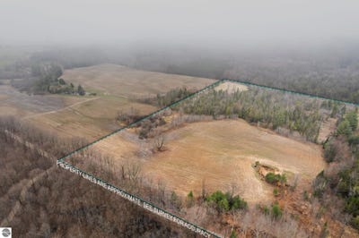 /international/us/gleaner-hall-road-kingsley-mi-110107463740/