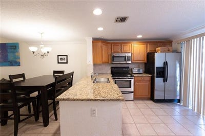 /international/us/2863-ne-15th-street-pompano-beach-fl-110107305300/