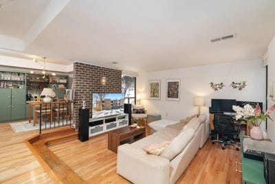 /international/us/2110-bonnywood-lane-silver-spring-md-110107795407/