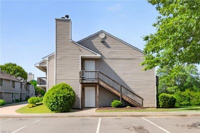 /international/us/220-lantana-lane-hampton-va-110107784166/
