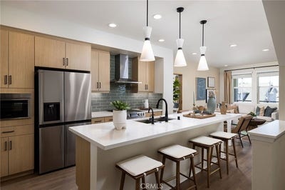 /international/us/102-s-orchid-compton-ca-110107714690/