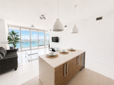 /international/us/2020-n-bayshore-dr-miami-fl-110108696585/