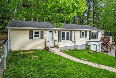 /international/us/15-hilda-avenue-derry-nh-110108504732/