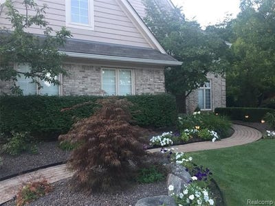 /international/us/43054-oxford-court-novi-mi-110107685117/