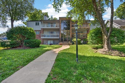 /international/us/1111-e-jefferson-street-bloomington-il-110109187475/
