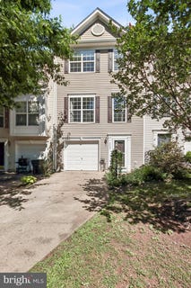 /international/us/2244-forsythia-drive-culpeper-va-110108411526/