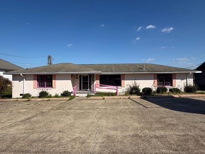 /international/us/1422-westgate-pkwy-dothan-al-110106770233/