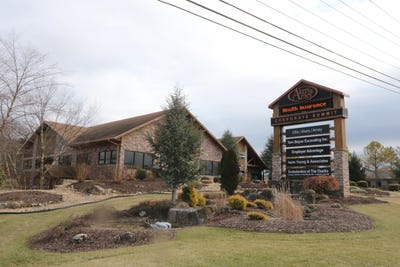 /international/us/201-buccaneer-boulevard-branson-mo-110108028345/