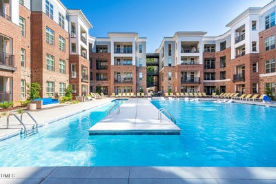 /international/us/600-carraway-crossing-chapel-hill-nc-110105504715/