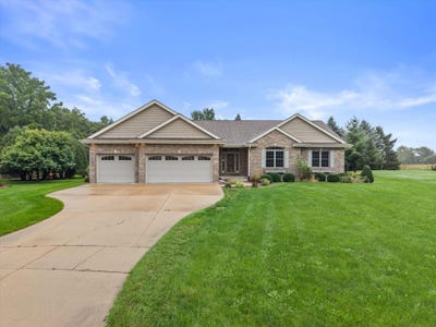 /international/us/1712-birch-court-janesville-wi-110119945911/