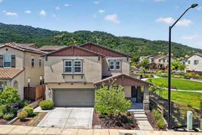 /international/us/7011-kirigin-way-gilroy-ca-110108076632/