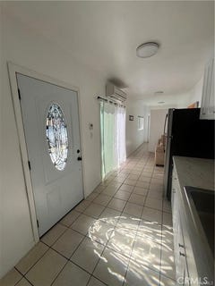 /international/us/8561-orion-north-hills-ca-110107485613/