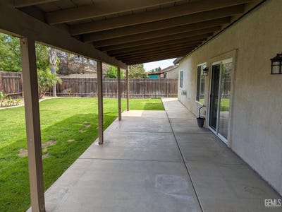 /international/us/12602-mezzadro-avenue-bakersfield-ca-110106702137/