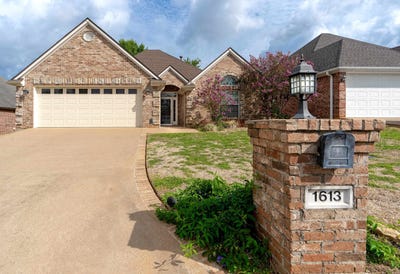 /international/us/1613-valley-brook-ln-longview-tx-110110389283/