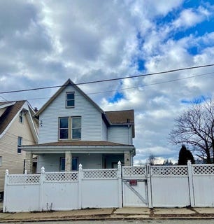 /international/us/2510-cleveland-st-mckeesport-pa-110119883716/